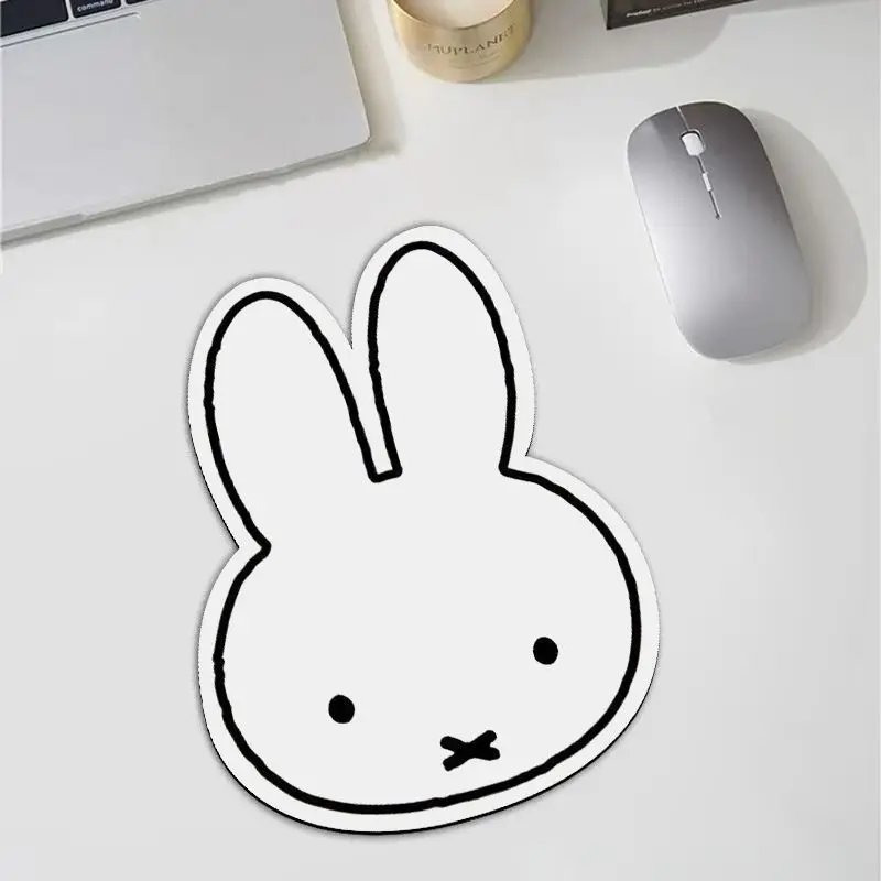 Camp Table Folding - Kawaii Miffy Konijnvormige Muismat Ins Stijl
